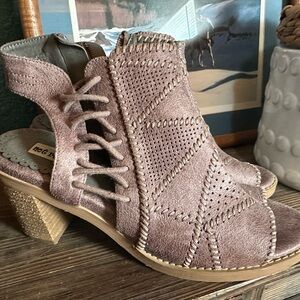 Stylish taupe Suede Women's Shoes